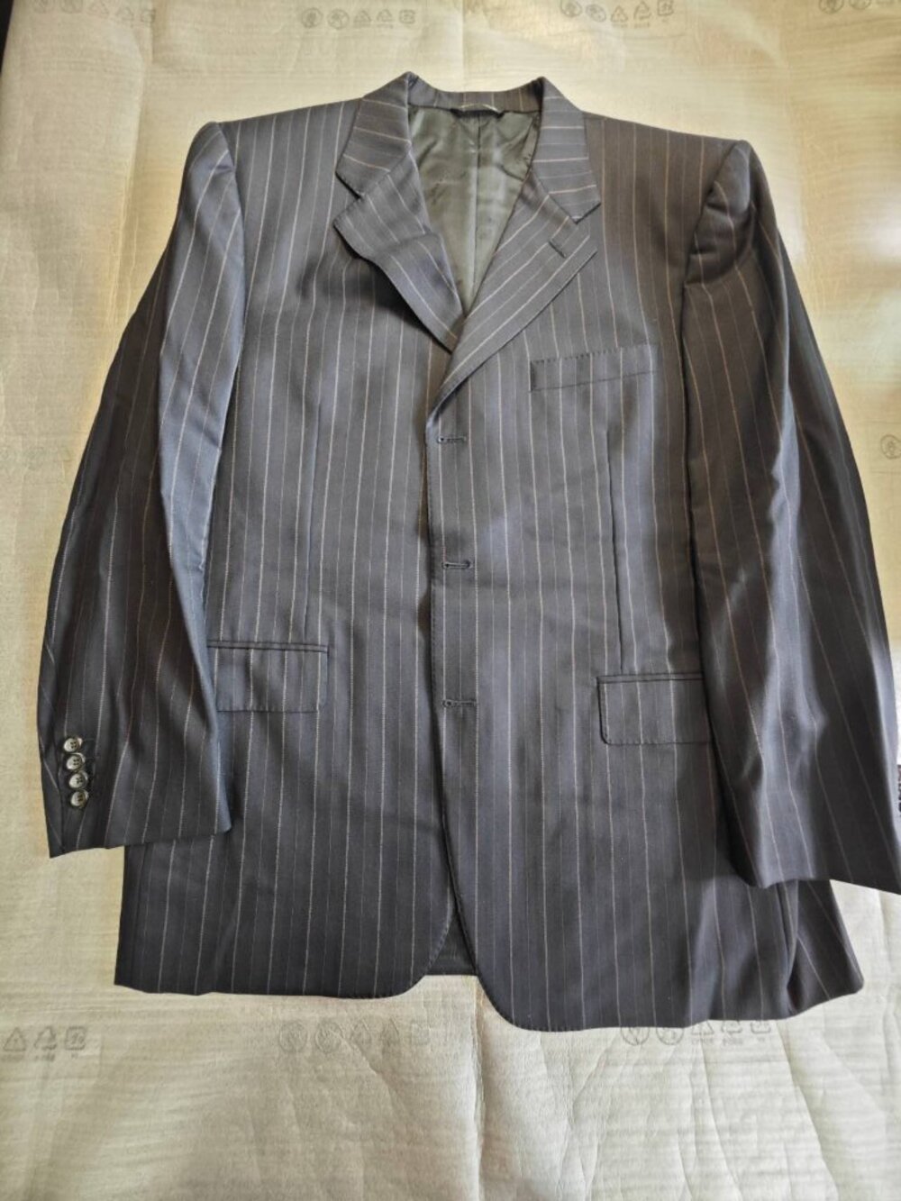 Canali black pinstriped two-piece wool size 56 suit